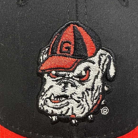 Georgia Black and Red Cap with Bulldog Embroidery - Picture 2 of 7